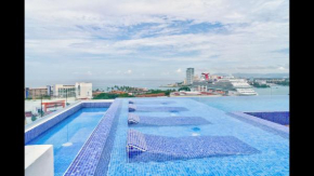 Spectacular Beach And Mountain View Condo - 5 Min From The Beach